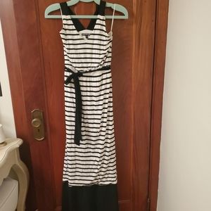 Express maxi dress size small- black and white